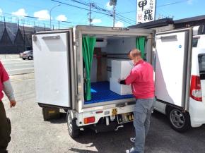 屋外で荷扱いの基本を学ぶ