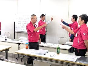 身だしなみチェックからスタート「服装よし！」