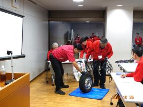 タイヤチェーンの実技取り付け