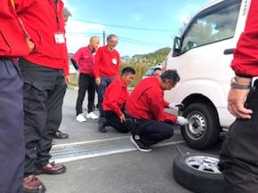 先輩運送店がタイヤ交換の注意点をレクチャー