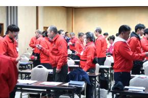 身だしなみチェックからスタート「服装よし！」