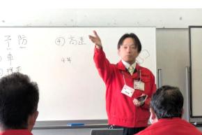 先輩運送店が体験談を披露