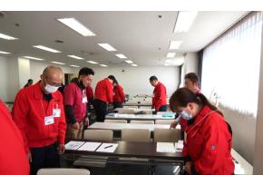 身だしなみチェックからスタート「靴よし！」